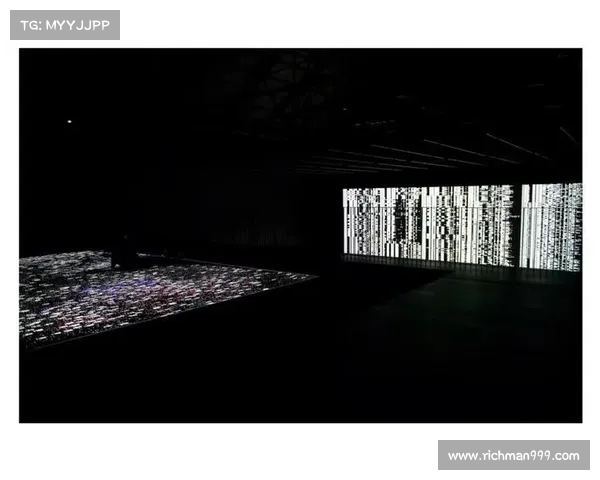 网球赛场激战正酣 音符与汗水交织成激情主题曲